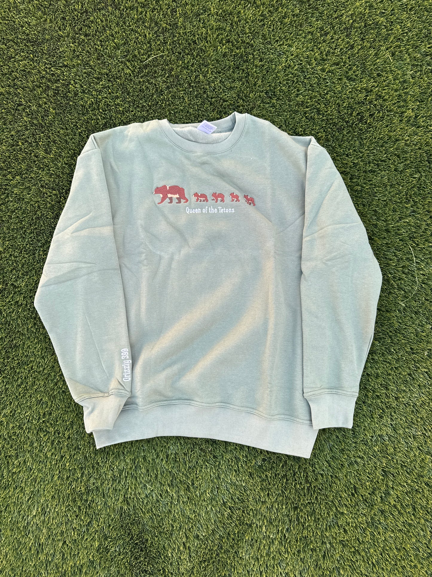 Queen of the Tetons Crewneck (BB)